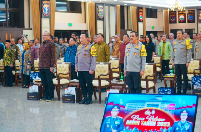 Teladan KAPOLRI Listiyo Sigit patut di Tiru semua Anggota POLRI. BIJAK, tak kenal Bekingan!!